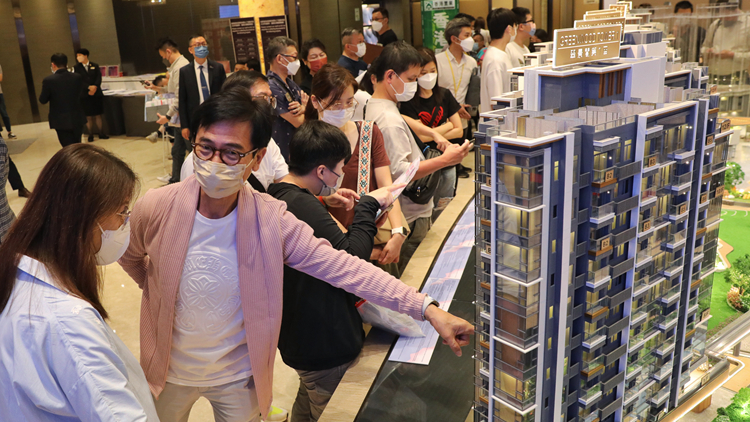 施政報告｜何永賢：外來人才9年內(nèi)未成永久居民須於30天內(nèi)繳稅