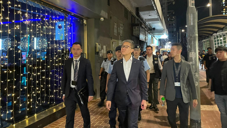 蕭澤頤帶隊(duì)「犁庭掃穴」 打擊屯門黑幫氣焰