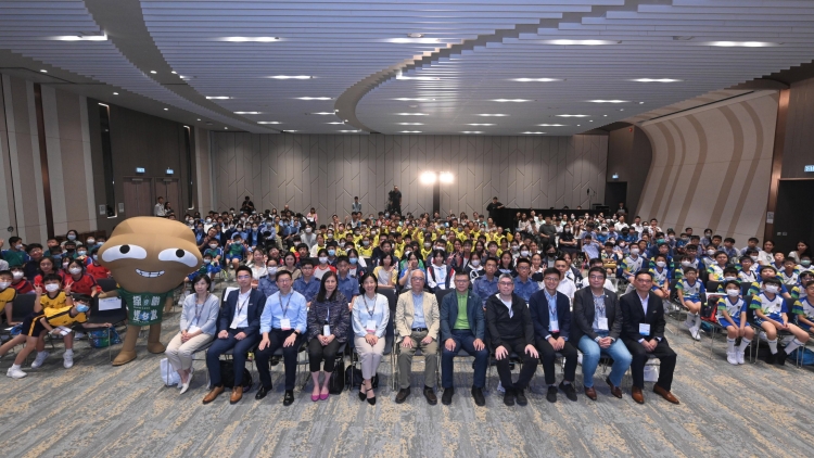 近400名青少年「與環(huán)境及生態(tài)局局長對話」 交流碳中和目標