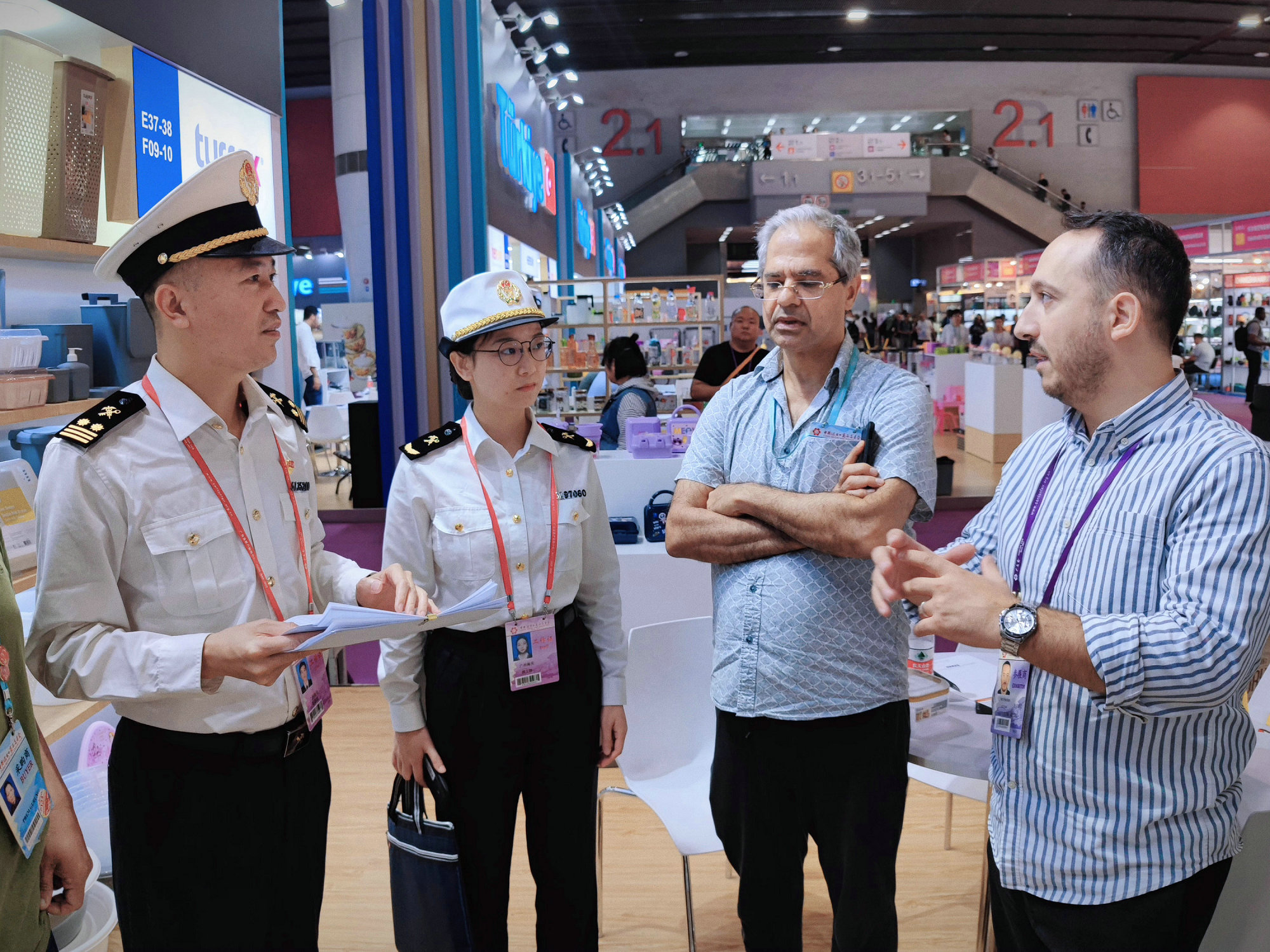 134屆廣交會首票享受稅收優(yōu)惠政策香港進口展品順利留購?fù)P(guān)