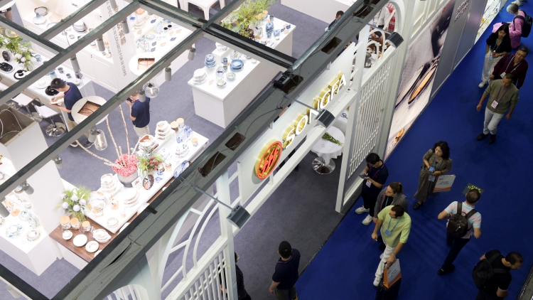 前9個月我國服務(wù)進出口總額增長7.7%