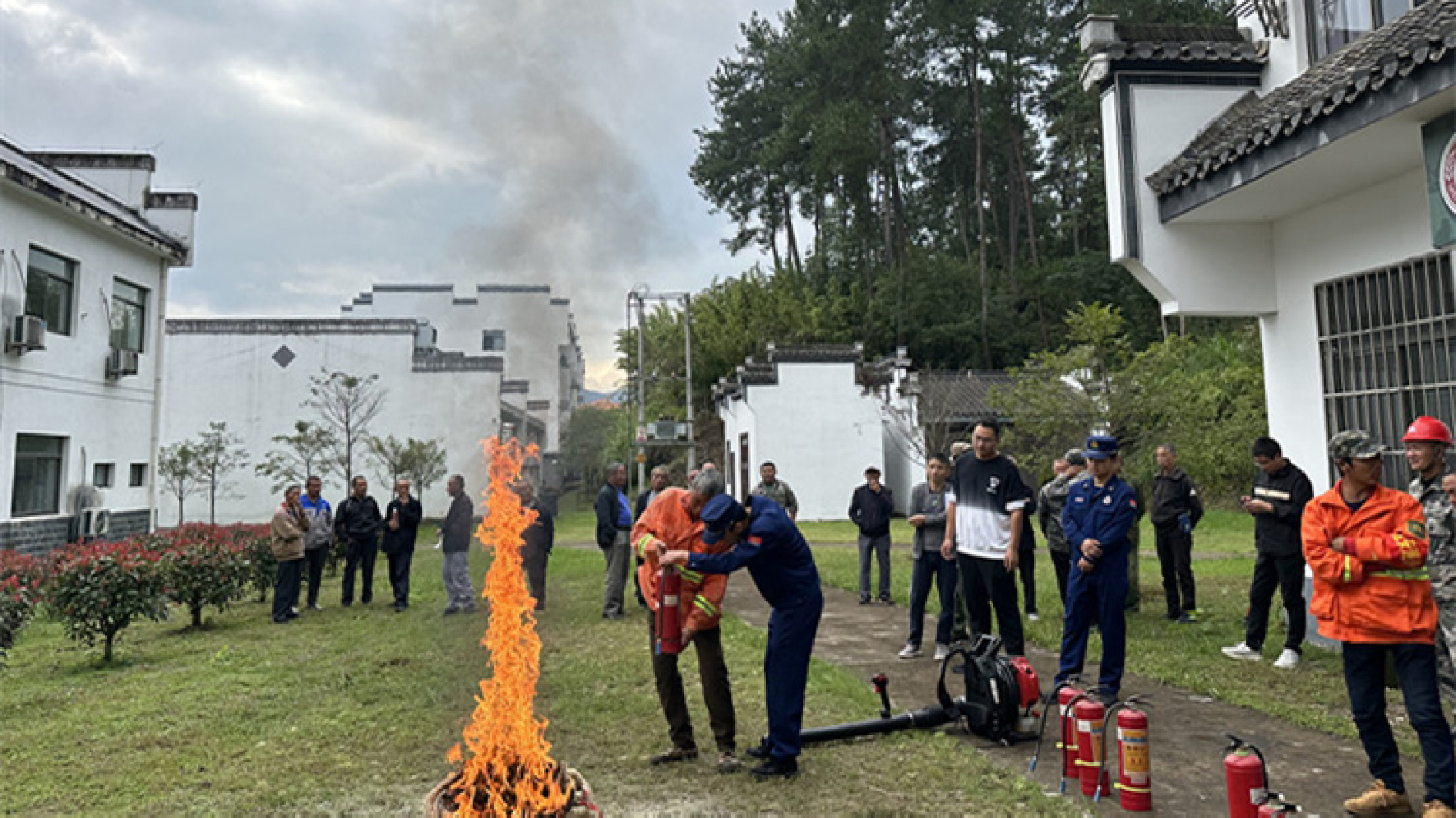 皖黟縣碧陽(yáng)鎮(zhèn)：繃緊防火之弦  築牢安全屏障