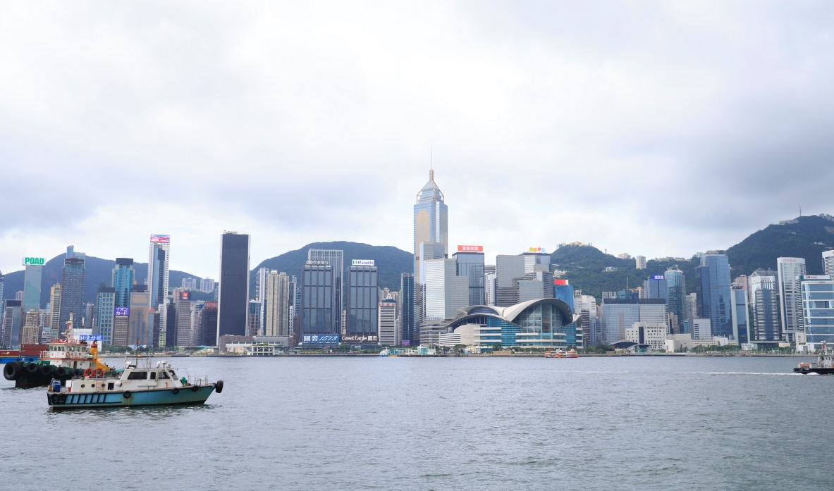 【建評】切實(shí)在港推行愛國主義教育