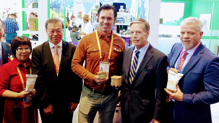 記者手記｜美國駐華大使現(xiàn)身進(jìn)博會 中美關(guān)係「回暖」了嗎？