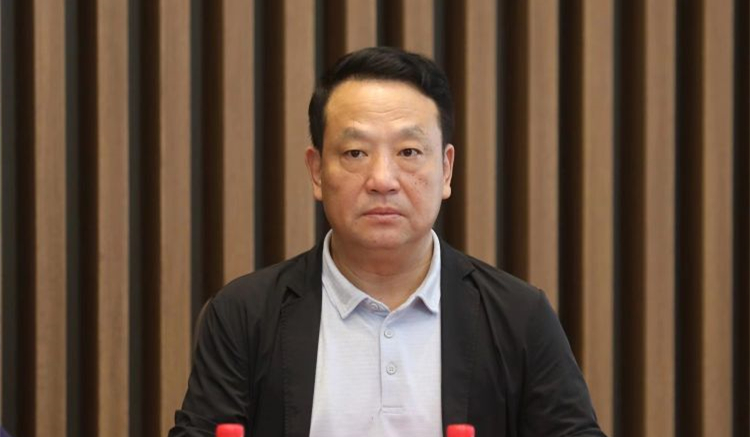 有片｜深圳商報黨委副書記、編委胡曉?。骸笁舳肌股钲?，永遠(yuǎn)充滿著青春和活力