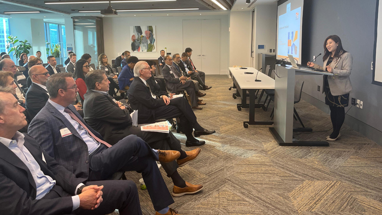 香港駐紐約經(jīng)貿(mào)辦到亞特蘭大進(jìn)行公務(wù)訪問(wèn) 冀加強(qiáng)與當(dāng)?shù)卣?lián)繫