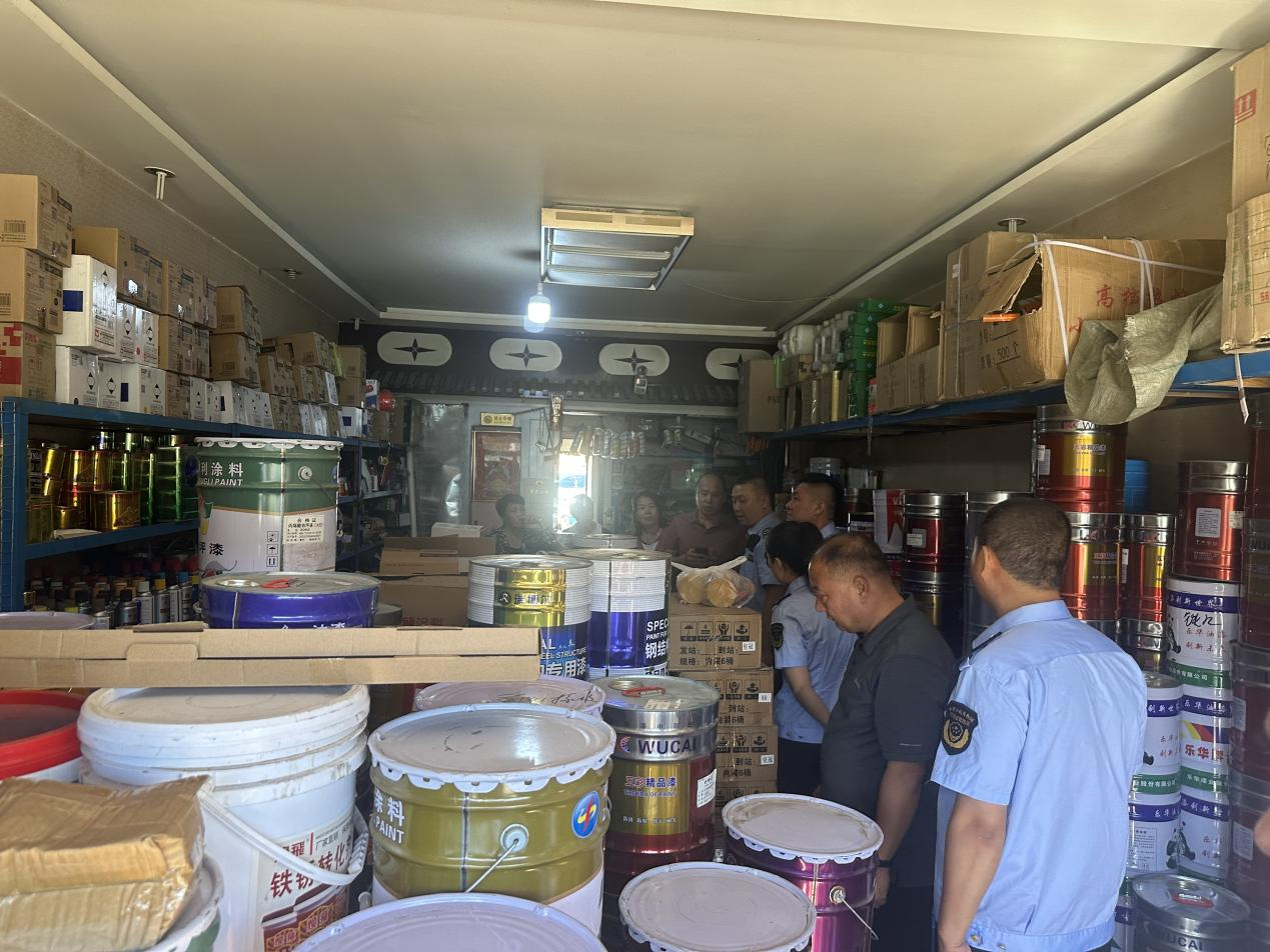山東樂化集團(tuán)塗料產(chǎn)品被假冒  兩地市場(chǎng)監(jiān)管部門聯(lián)合查處