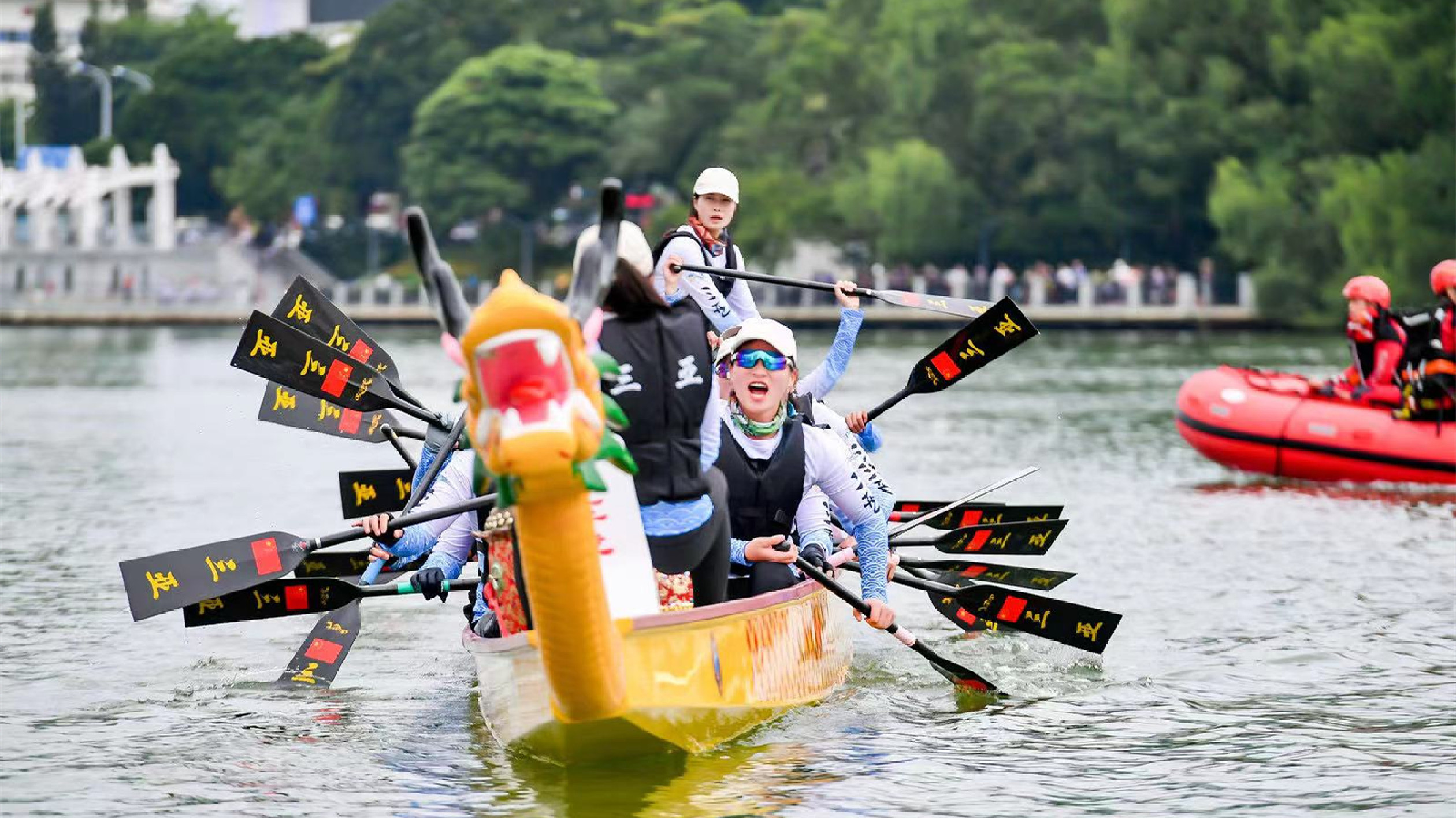 三亞：蛟龍競(jìng)渡百舸爭(zhēng)流 海南省七屆民族運(yùn)動(dòng)會(huì)龍舟項(xiàng)目圓滿收官