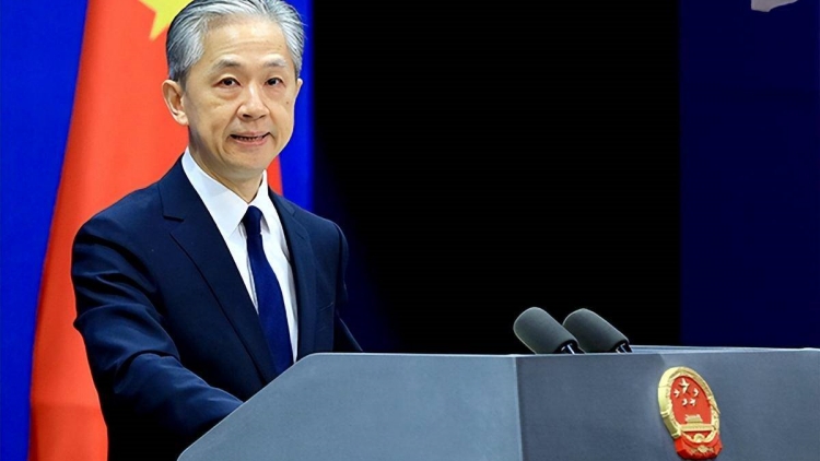 外交部發(fā)言人：歡迎馬來西亞對(duì)中國(guó)公民實(shí)施入境30天內(nèi)免簽政策