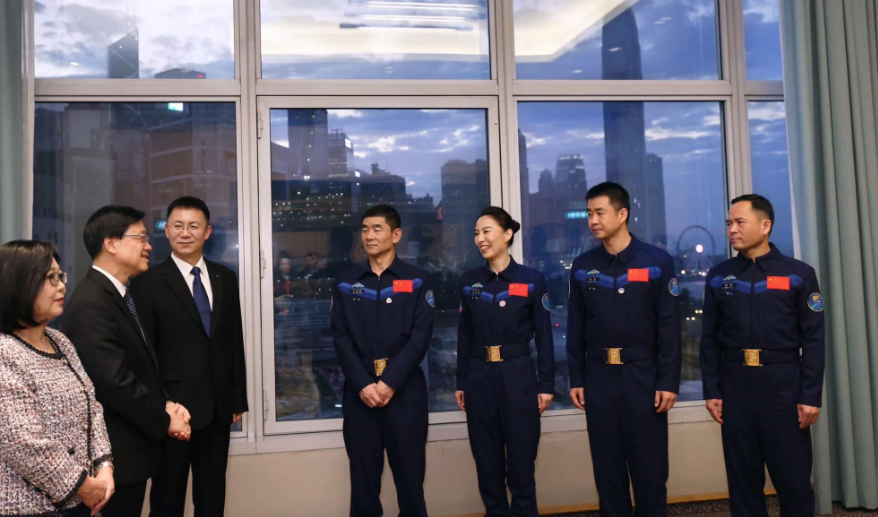 有片丨有朋自太空來(lái)，超哥很激動(dòng)