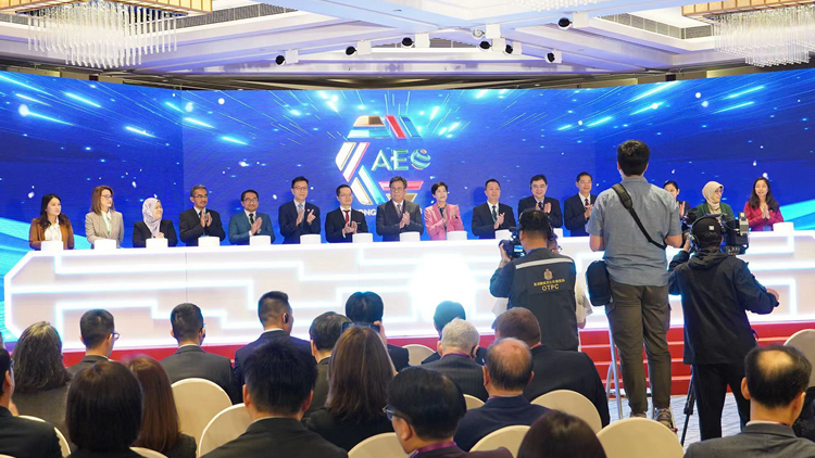 海關(guān)舉辦東盟及中國香港AEO論壇 丘應(yīng)樺：抓住商機開拓新市場