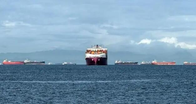 巴拿馬運河優(yōu)先過閘需競拍插隊費