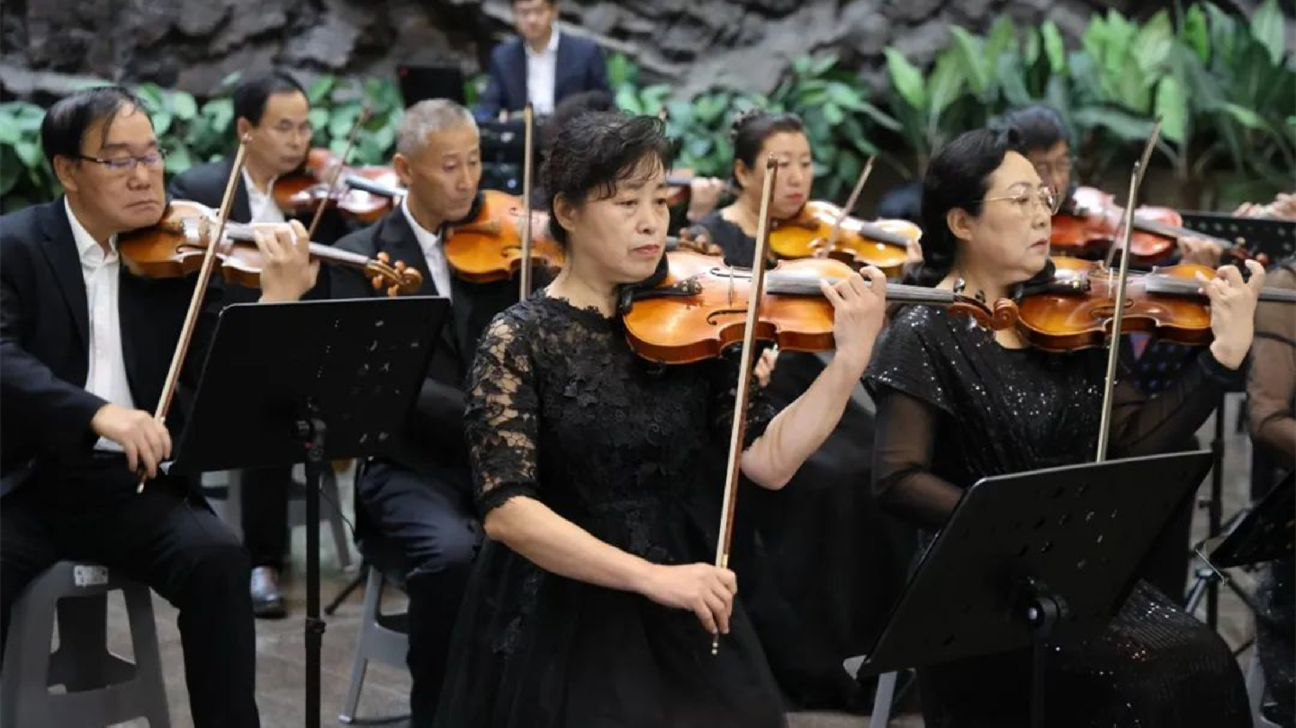 「英雄頌歌——紀(jì)念趙尚志將軍誕辰115周年」主題音樂(lè)會(huì)在趙尚志紀(jì)念館奏響