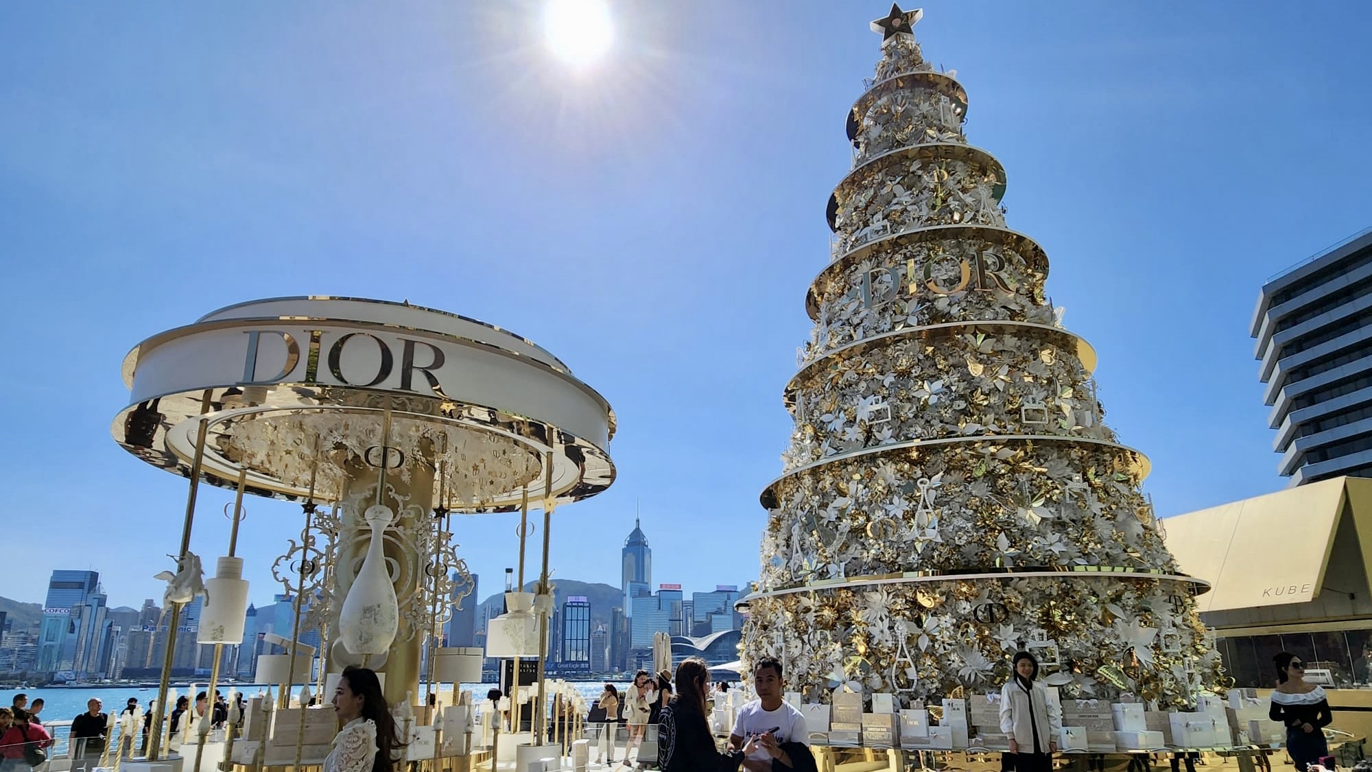 【玩樂(lè)】節(jié)日限定 聖誕夢(mèng)幻樂(lè)園坐落維港海旁