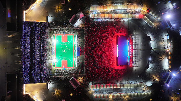 海南東方「村BA」圓滿落幕 紅草村代表隊(duì)奪冠抱走3頭活豬