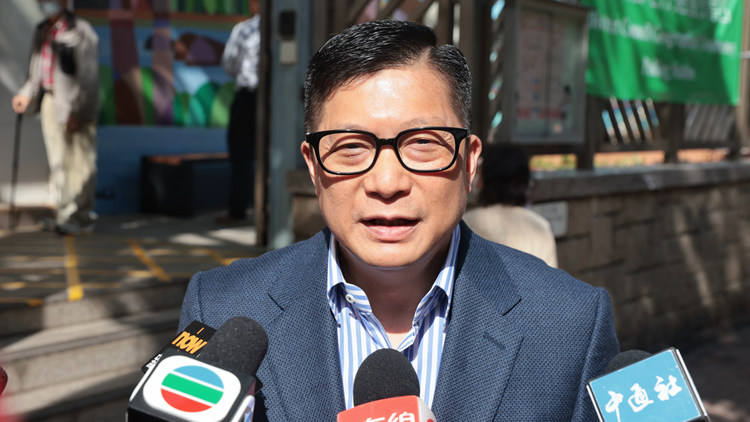 區(qū)議會(huì)選舉丨鄧炳強(qiáng)：警隊(duì)出動(dòng)逾萬人手確保選舉安全