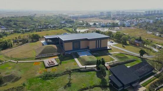 距今2000多年的?；韬顒①R主墓面向公眾開(kāi)放 