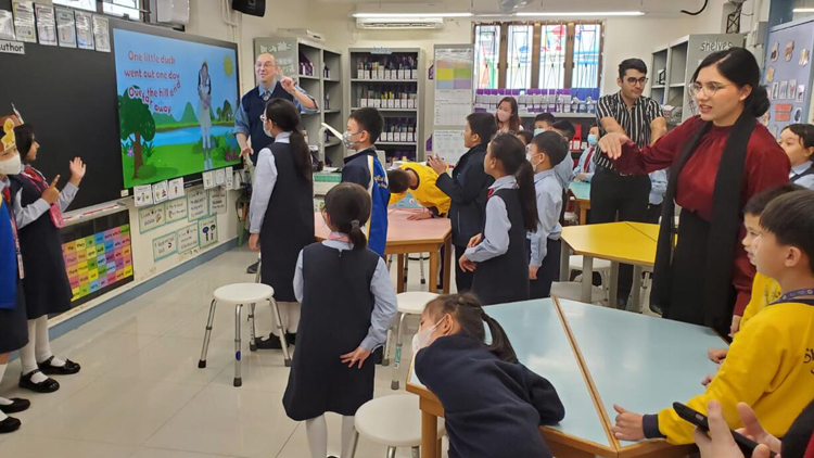 石圍角小學(xué)推「?jìng)€(gè)人化英文評(píng)量」 為小一生度身訂造學(xué)習(xí)進(jìn)程
