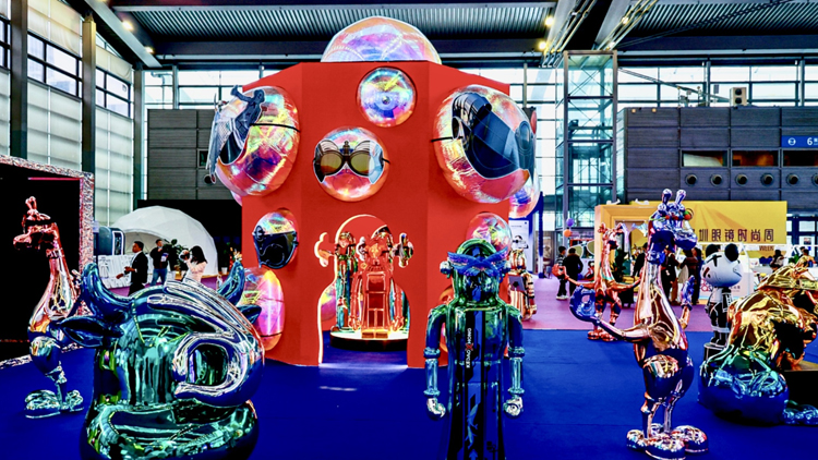 光有引力 放眼全球 藝術(shù)家創(chuàng)作亮相2023 FAST深圳眼鏡時尚周