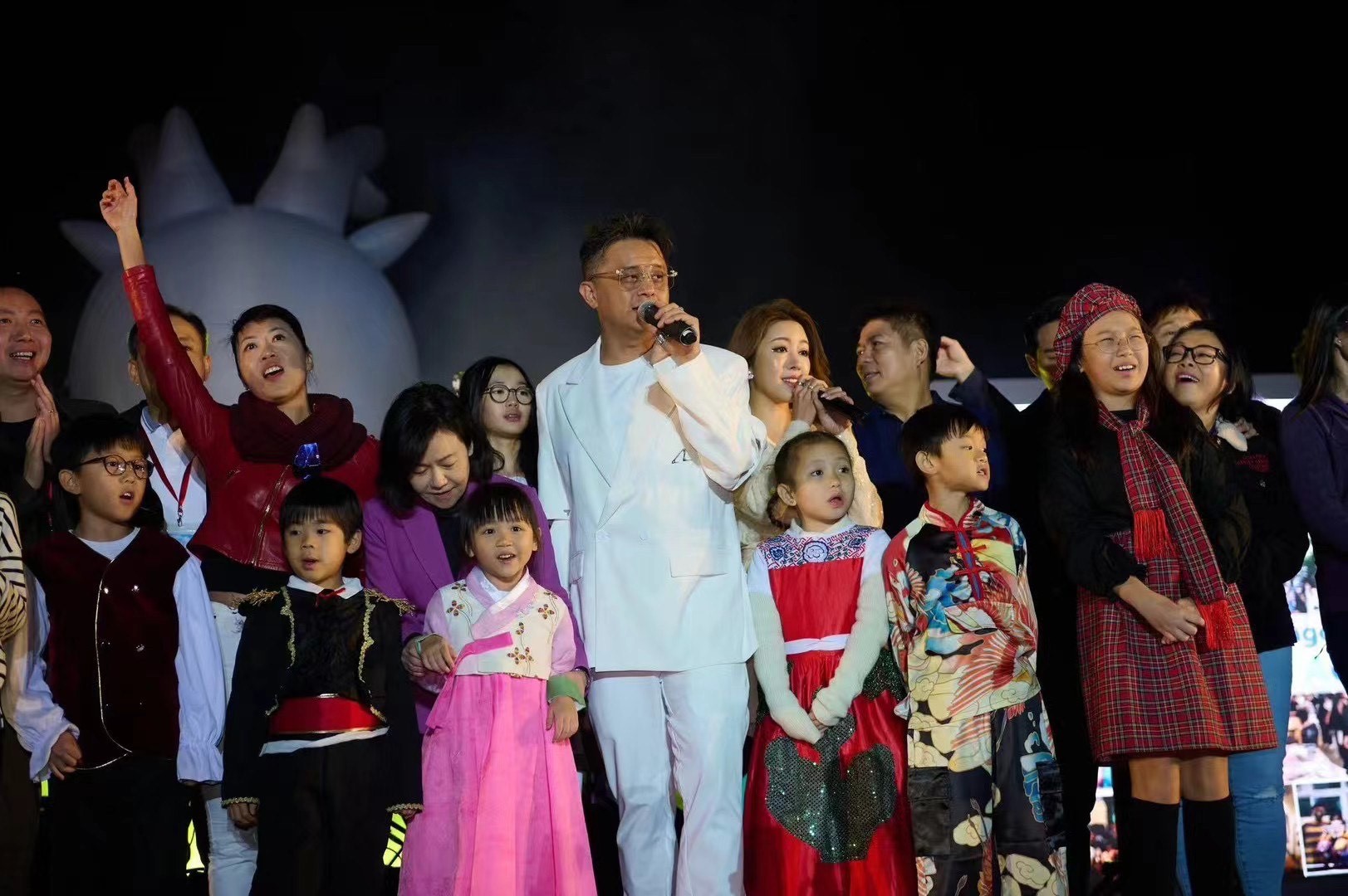 小龍馬國(guó)際藝術(shù)展暨大埔龍尾沙灘節(jié)開(kāi)幕