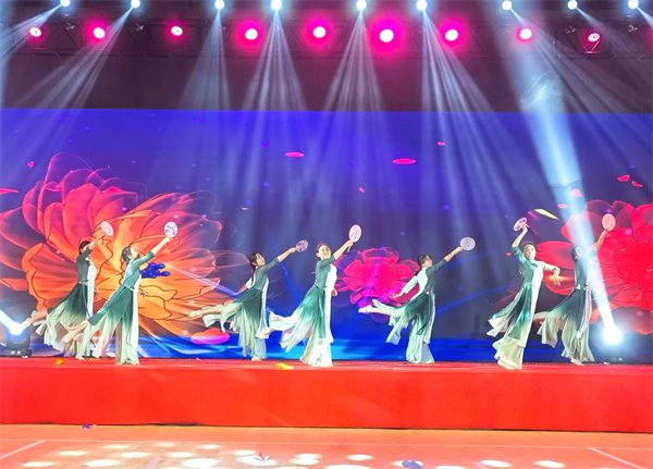 青春學(xué)子秀才藝 文藝匯演展風(fēng)采