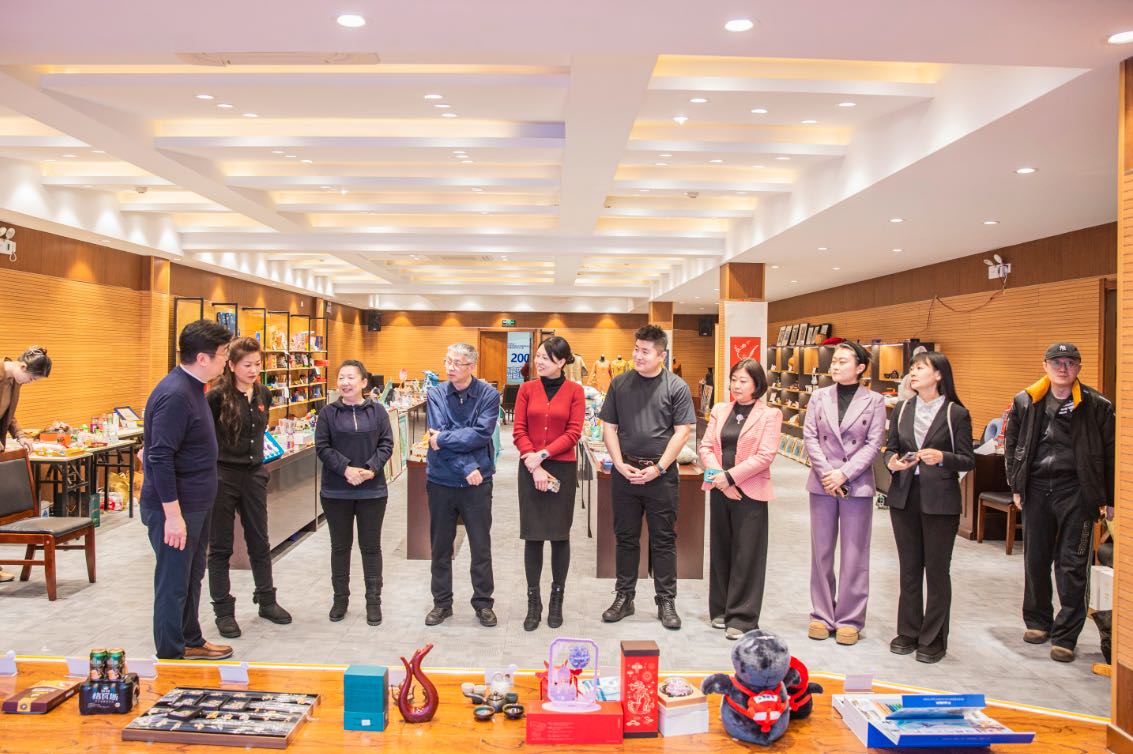 第四屆冰城伴手禮大賽「決賽評(píng)選」收官 淘學(xué)企鵝玩偶獲金獎(jiǎng)