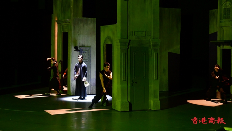 「現(xiàn)象級」舞劇《詠春》在香港首演 政界文化界知名人士雲(yún)集