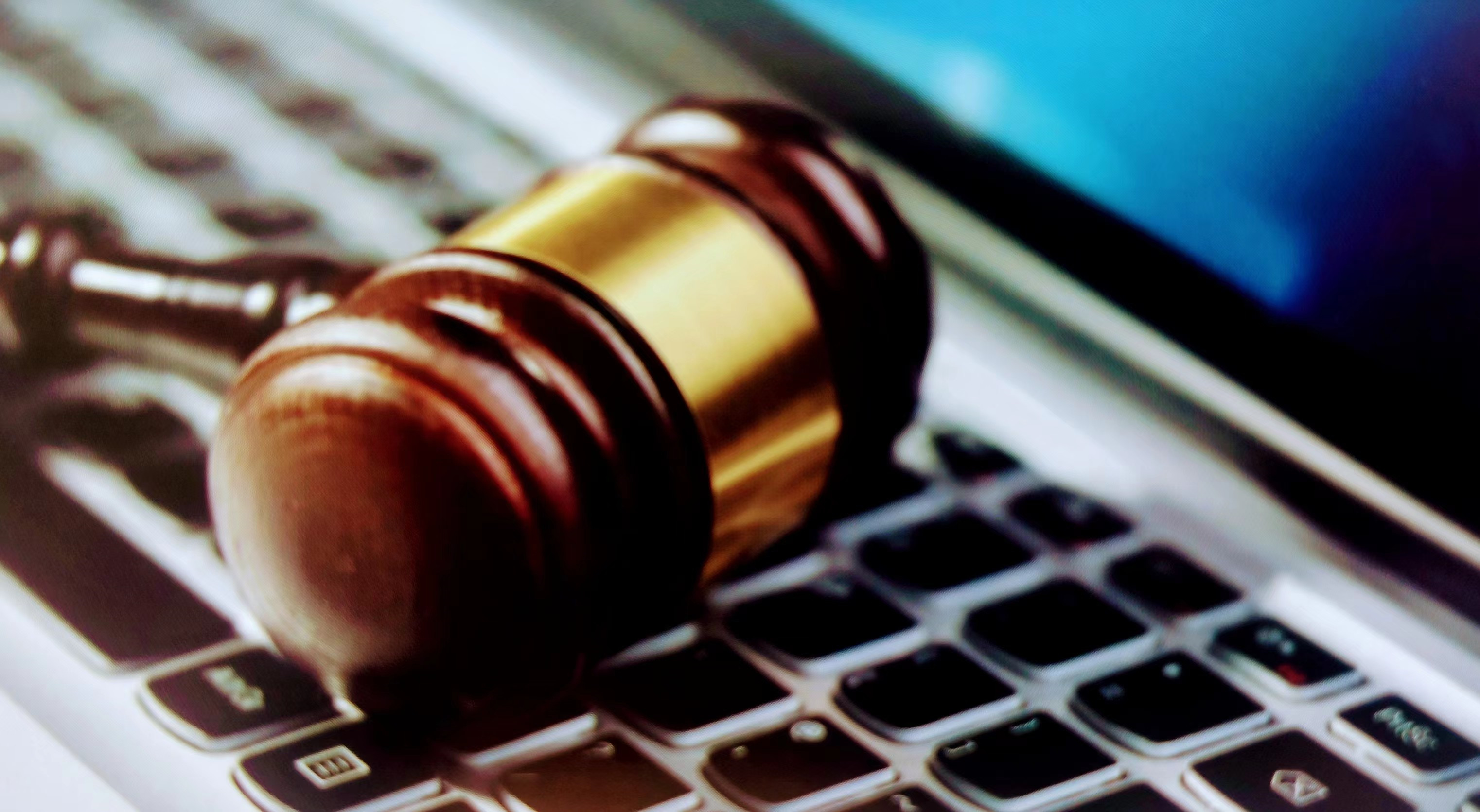 上海高院特邀本報記者擔(dān)任專家評委