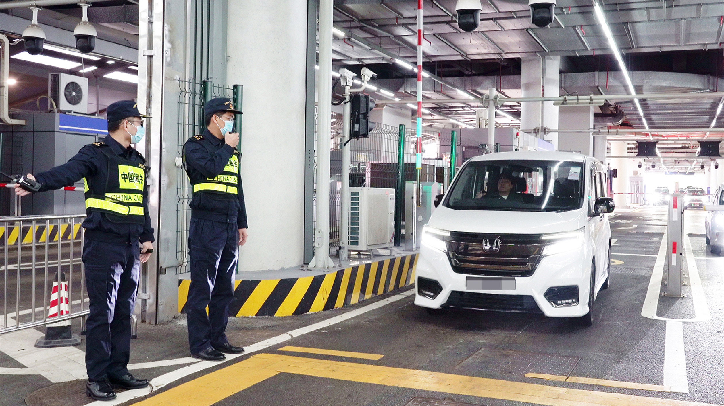 港珠澳大橋「北上」港澳單牌車突破150萬(wàn)輛次