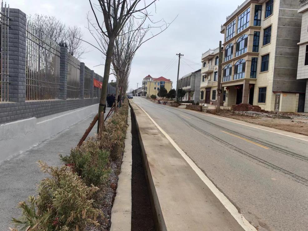 邵東市流澤鎮(zhèn)鄉(xiāng)賢捐資打造「四位一體」美麗農(nóng)村路