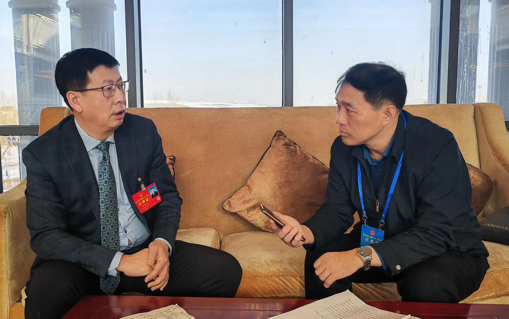 黑龍江兩會(huì)丨省人大代表姜培恆：做強(qiáng)「龍九味」對(duì)接大灣區(qū)產(chǎn)業(yè)鏈  傳承「寒地龍藥」創(chuàng)新發(fā)展