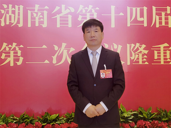 羅必勝代表：建議加大長(zhǎng)江十年禁漁後續(xù)漁民幫扶、漁村產(chǎn)業(yè)發(fā)展