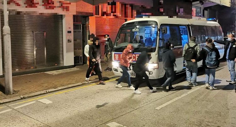 警方犁庭掃穴反罪惡行動(dòng)   搜查娛樂(lè)場(chǎng)所拘347人