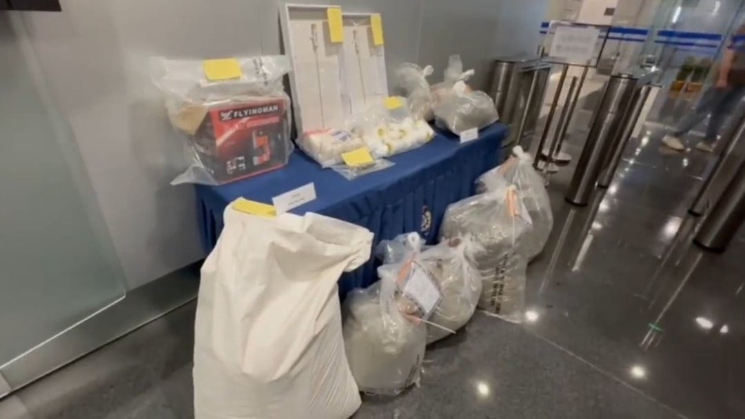 警方聯(lián)合海關(guān)搗破億元毒品案 男疑犯被捕時反抗昏迷 最終不治