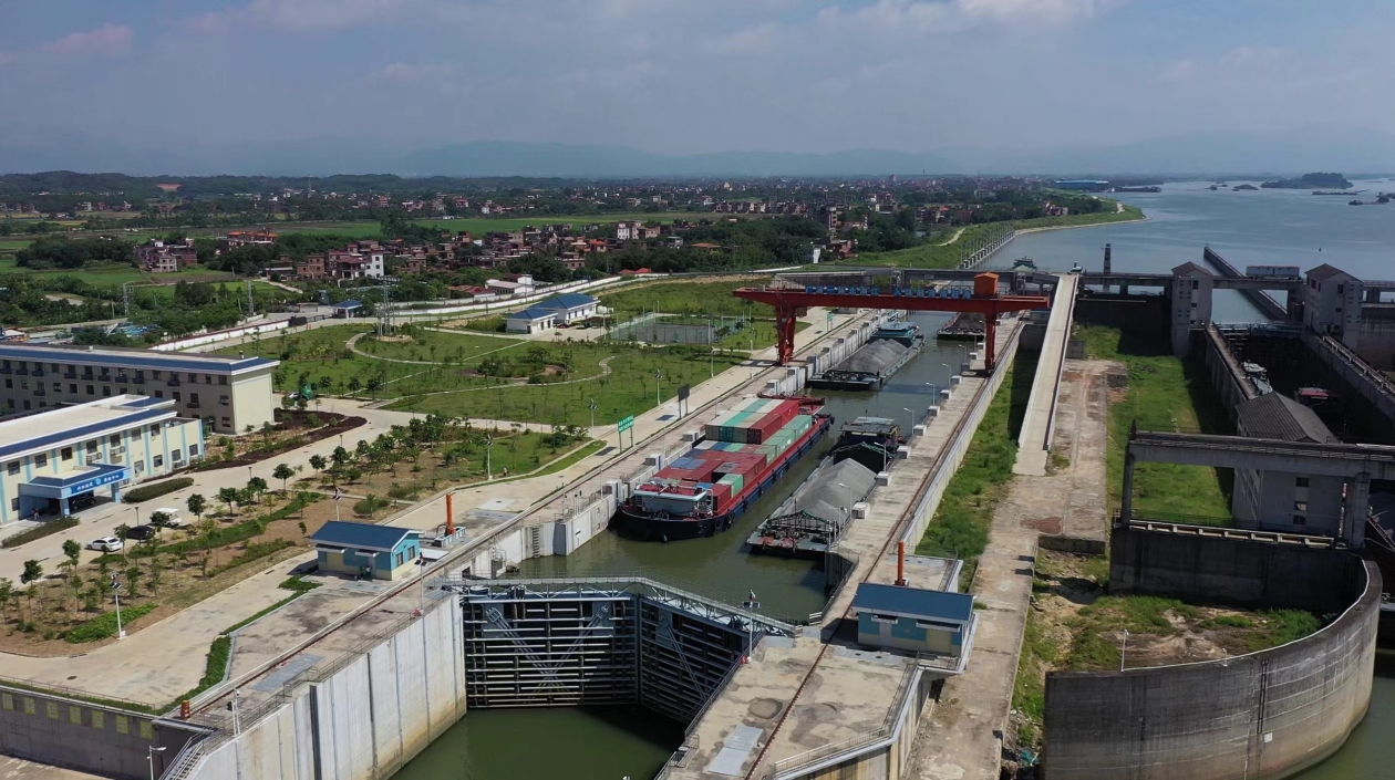 北江清遠(yuǎn)船閘年過貨量突破5000萬噸