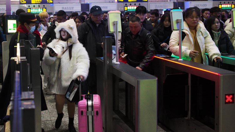 全國鐵路春運(yùn)累計(jì)發(fā)送旅客突破1億人次