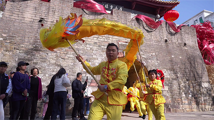 有片｜以春詠城！詠春賀新春快閃活動(dòng)在深圳南頭古城精彩上演