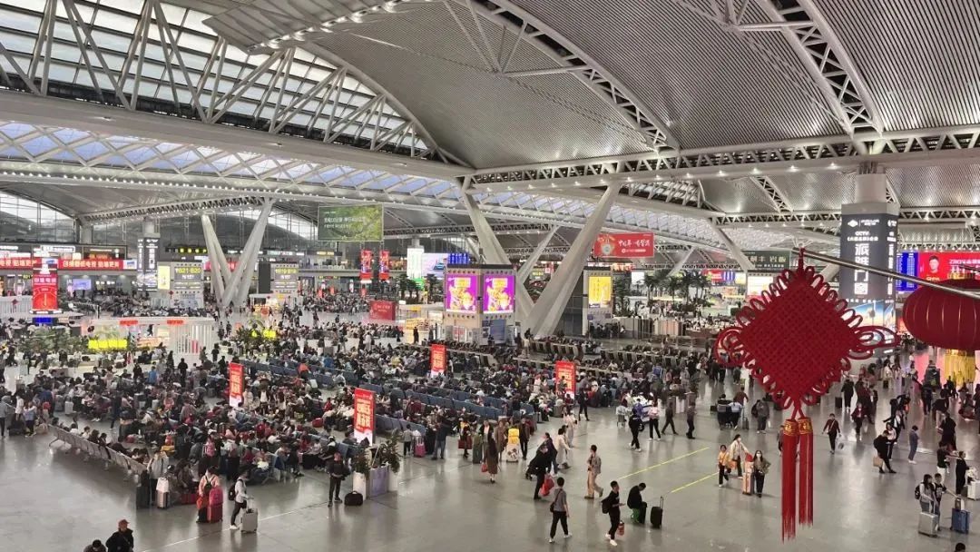 客流持續(xù)攀升！2月16日全國(guó)鐵路預(yù)計(jì)發(fā)送旅客1530萬(wàn)人次