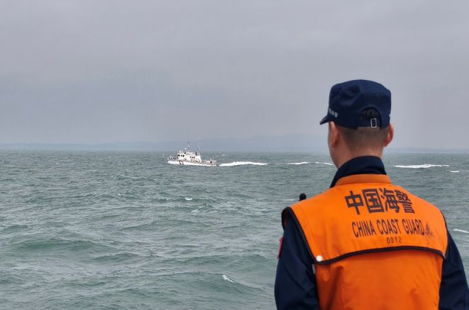 福建海警、福建漁政在廈金海域執(zhí)法
