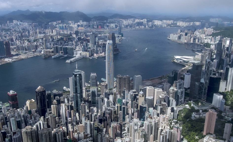 財政預(yù)算案丨本年度財赤1016億元 財政儲備降至7332億元