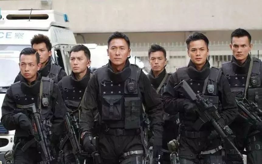 港俾你聽｜香港阿Sir的顏值有多高？比港片裏的還要帥！