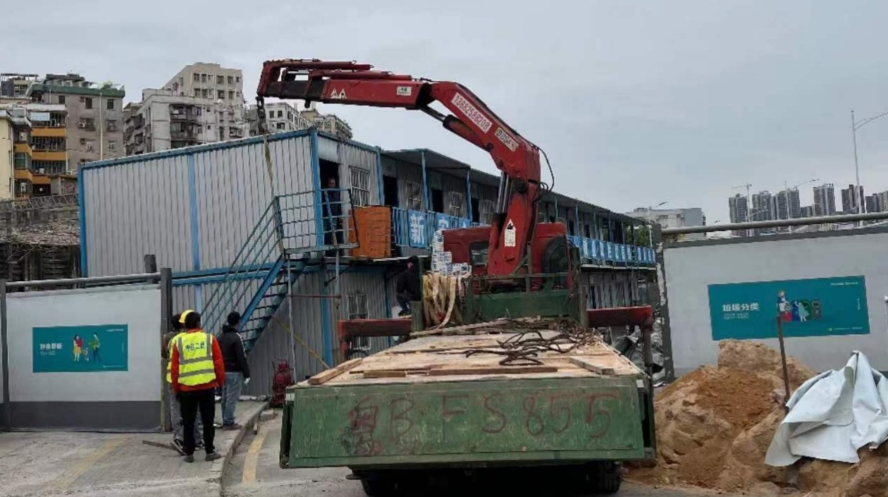 私搭亂建威脅生命安全！布吉督導(dǎo)拆除違章建築！