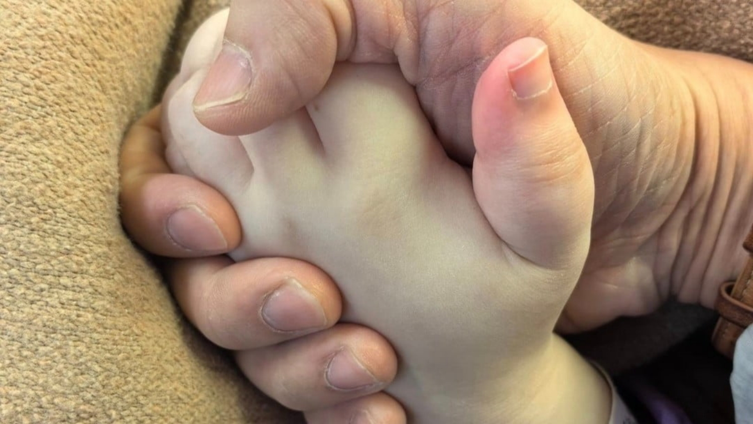 消息：因醫(yī)療事故不幸成植物人 8歲女童周天瑜離世