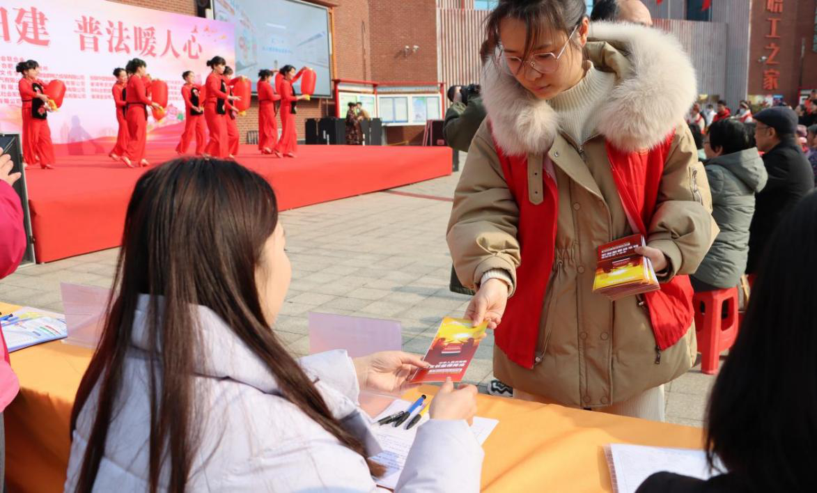 安徽巢湖經(jīng)開區(qū)：弘揚雷鋒精神傳遞法治力量