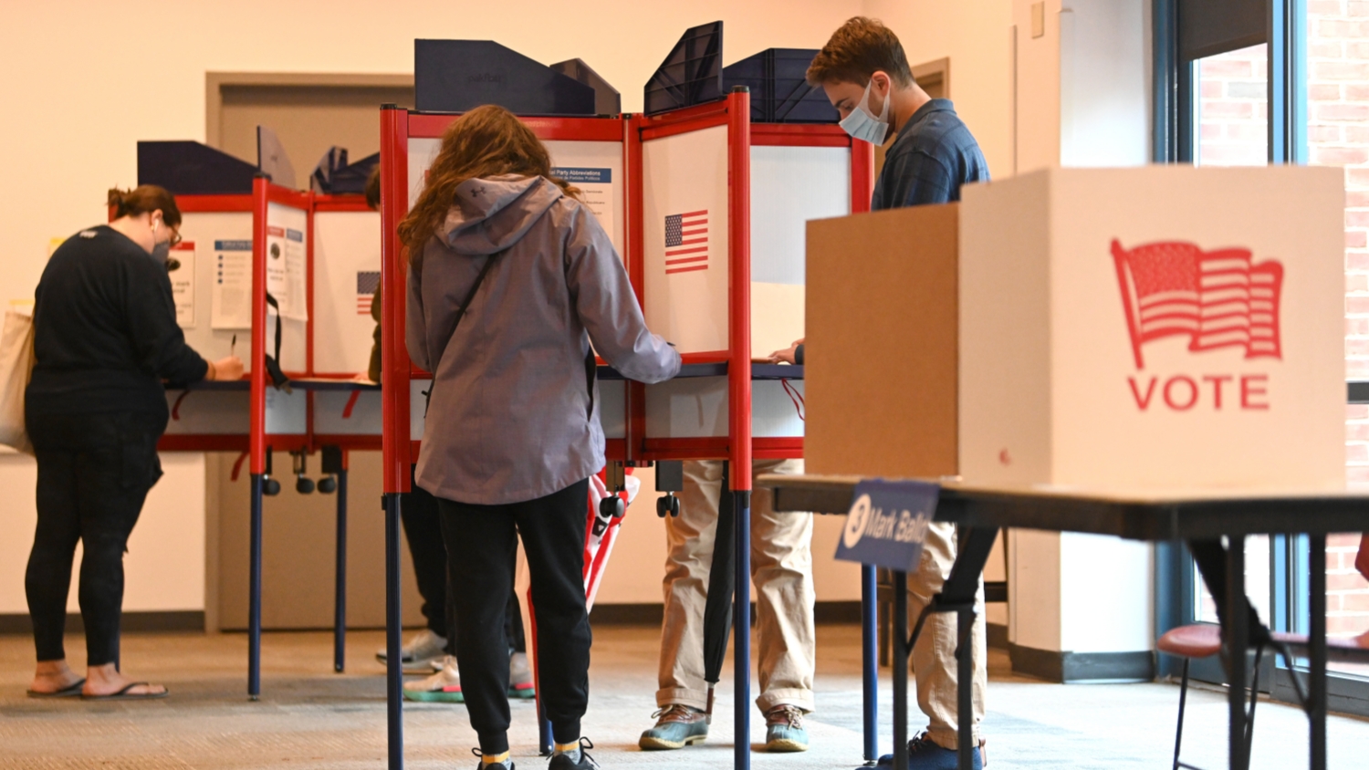 【商報圖說】滿意民主嗎？選民不滿增