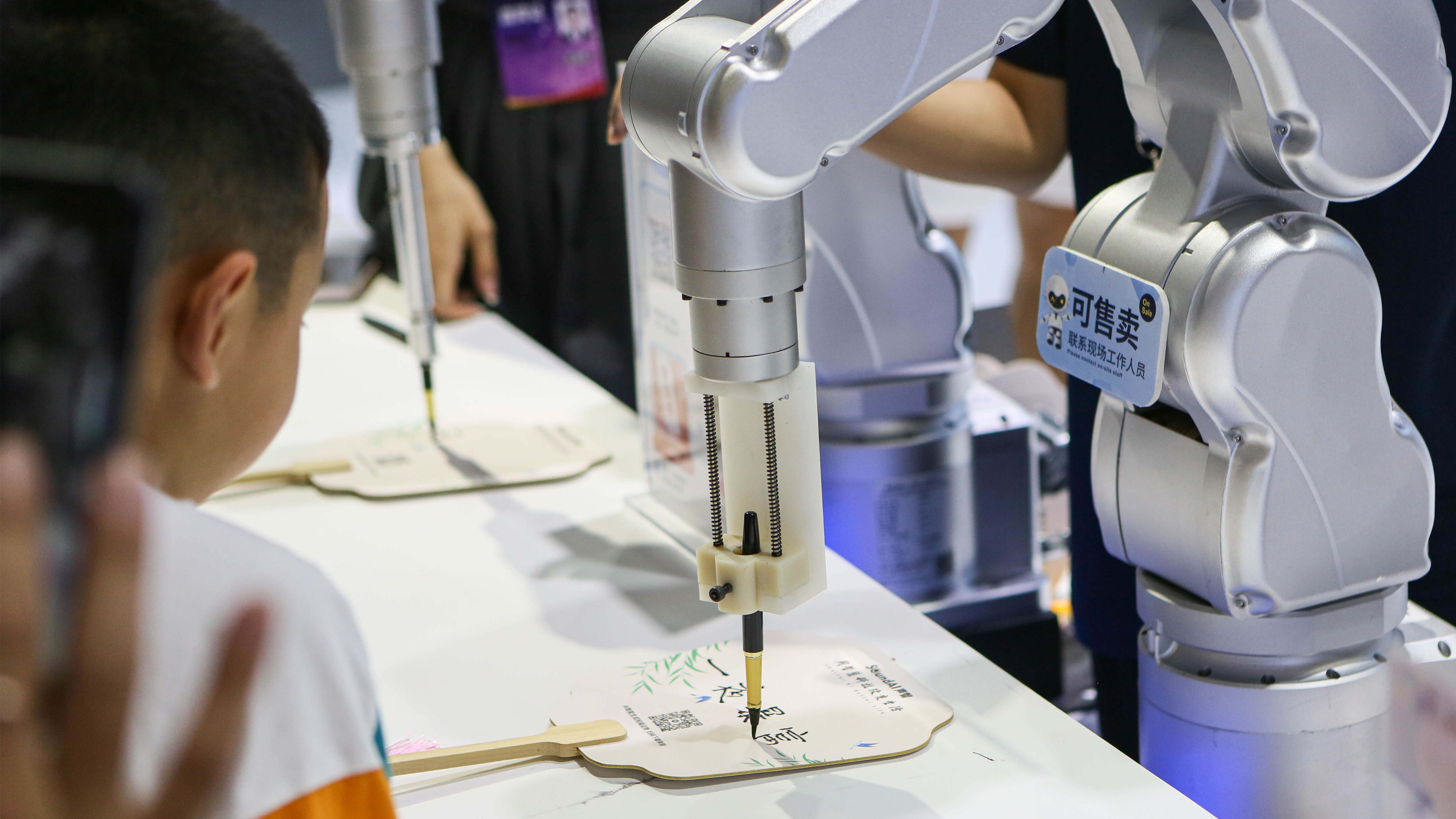 【熱點(diǎn)觀察】 這不是一個(gè)笑話  AI向數(shù)學(xué)挑戰(zhàn)