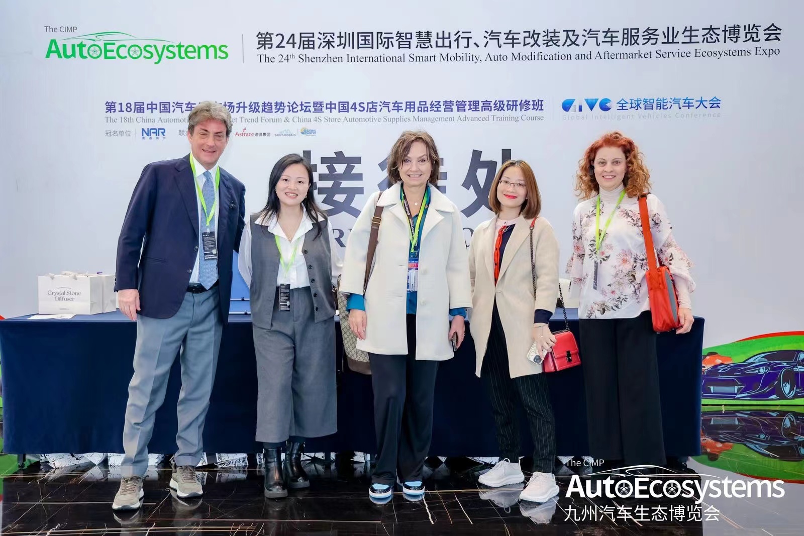 九州汽車展深圳開幕，60多國使領(lǐng)館代表巡館考察交流