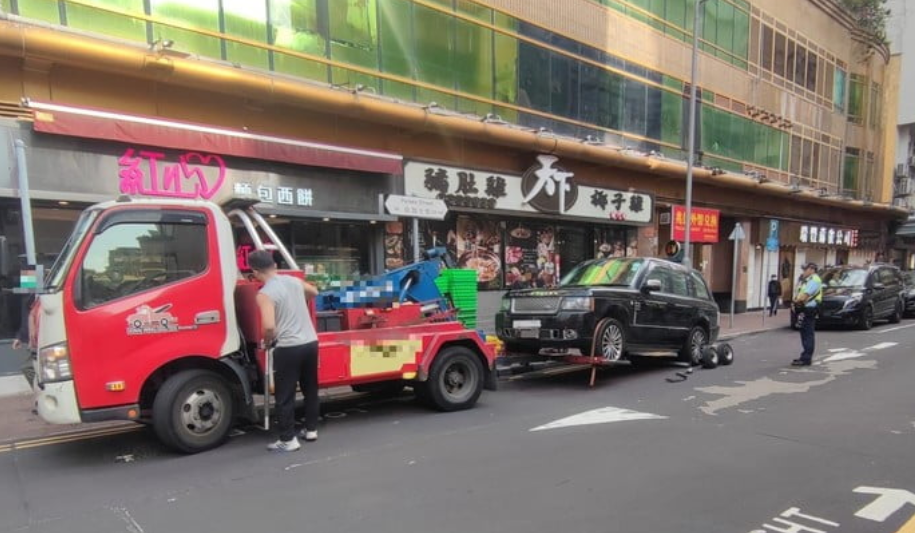 警方油尖區(qū)打擊違泊 發(fā)近千張「牛肉乾」