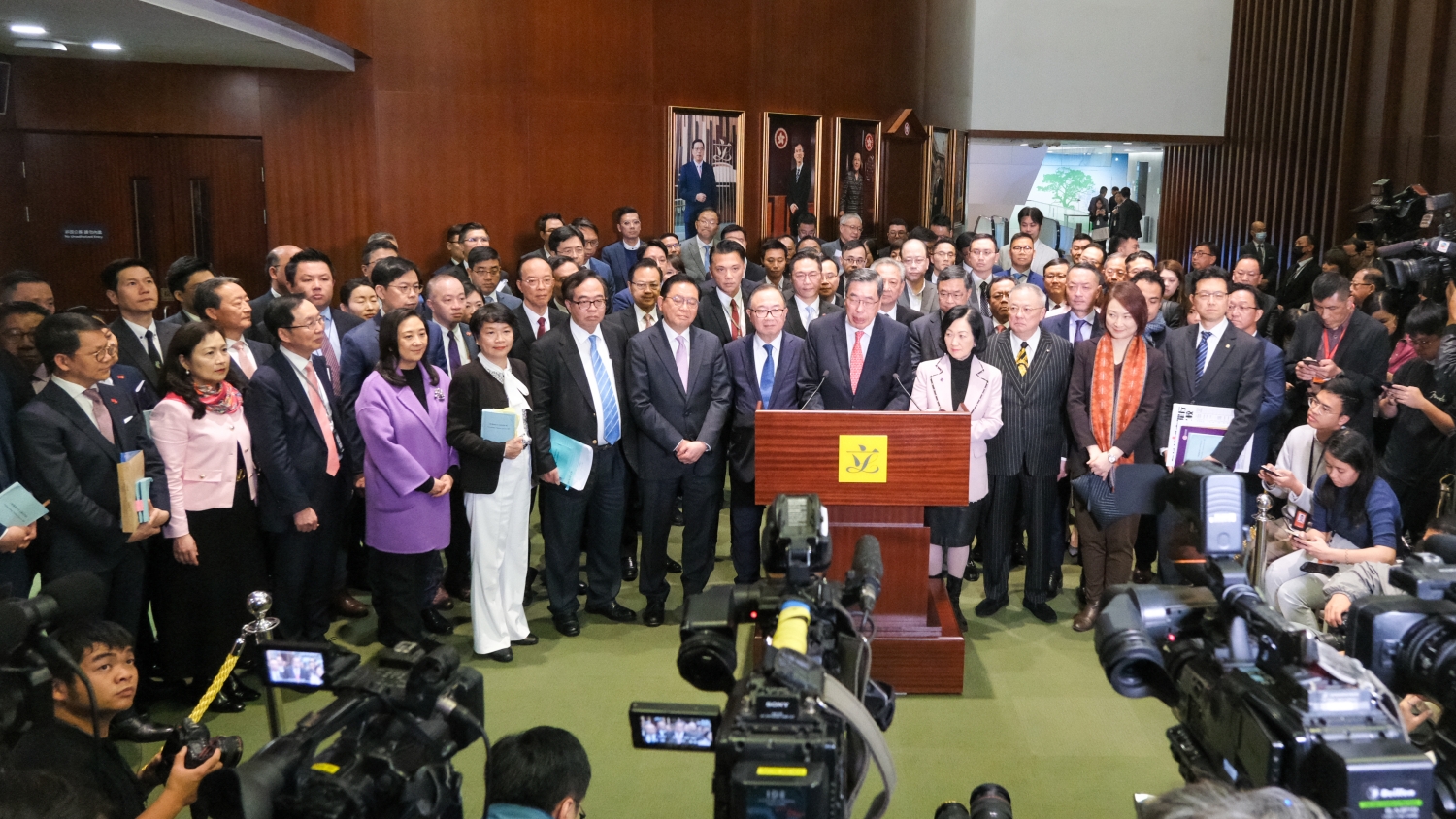 史立德：維護國安條例成功立法 令香港繼續(xù)「馬照跑，舞照跳」