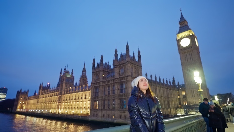 有片 ︳【娛樂(lè)】離巢視后唐詩(shī)詠 首度為HOY TV主持節(jié)目